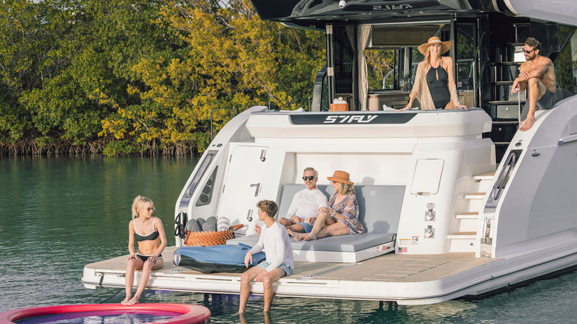 Cruisers Yachts 57 FLY Social